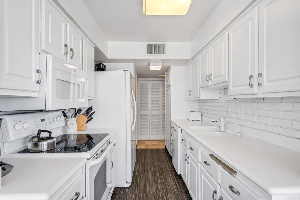 https://cdn.realtyfeed.com/cdn/127/306717894/9a8f2ab8526a427757c88abc0686c8f6.webp
