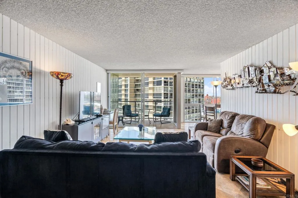 https://cdn.realtyfeed.com/cdn/127/306717894/b278138c8202a6865801158c1faaf2a1.webp