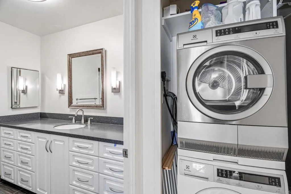 https://cdn.realtyfeed.com/cdn/127/306717894/c88b06bc22a85190879aea5646493c85.webp