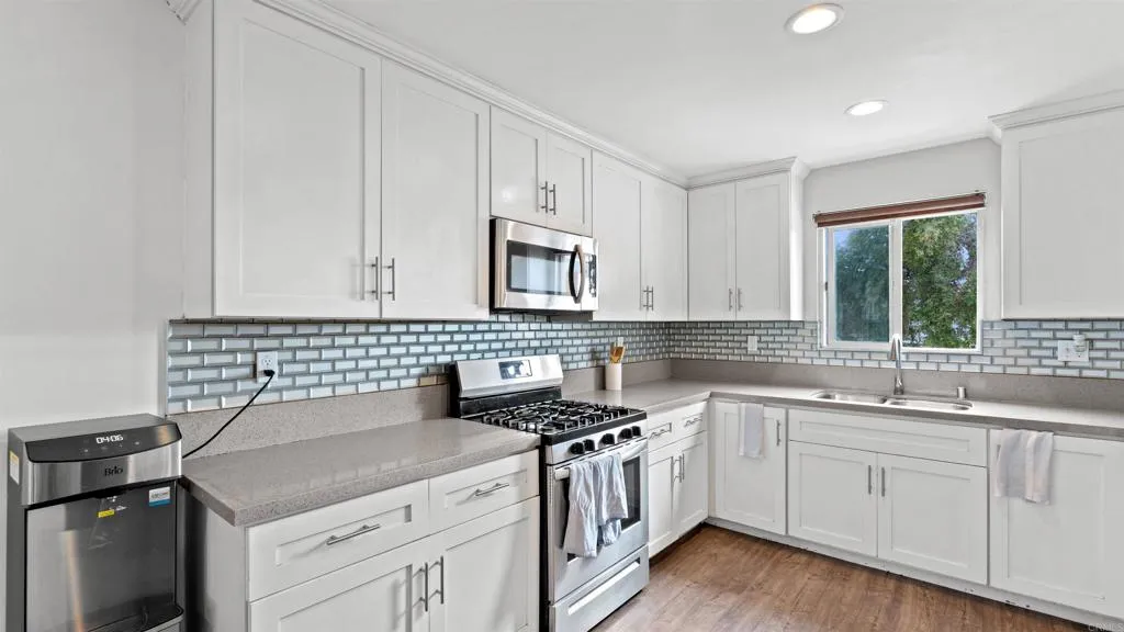 https://cdn.realtyfeed.com/cdn/127/306717905/427d428e3467f5188944e44af3ed375f.webp