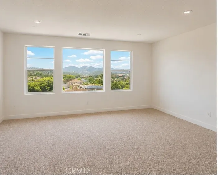 https://cdn.realtyfeed.com/cdn/127/306717907/93e5483e8b4f4097e3bde36e333f2b72.webp