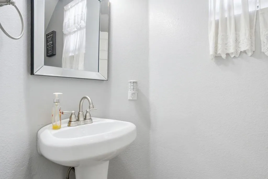 https://cdn.realtyfeed.com/cdn/127/306717922/93517a127fd866cb25b90b8a3bcda301.webp