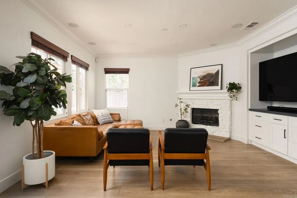 https://cdn.realtyfeed.com/cdn/127/306717924/74f3ed48f069570c3cdc9bdb64b7dc4c.webp