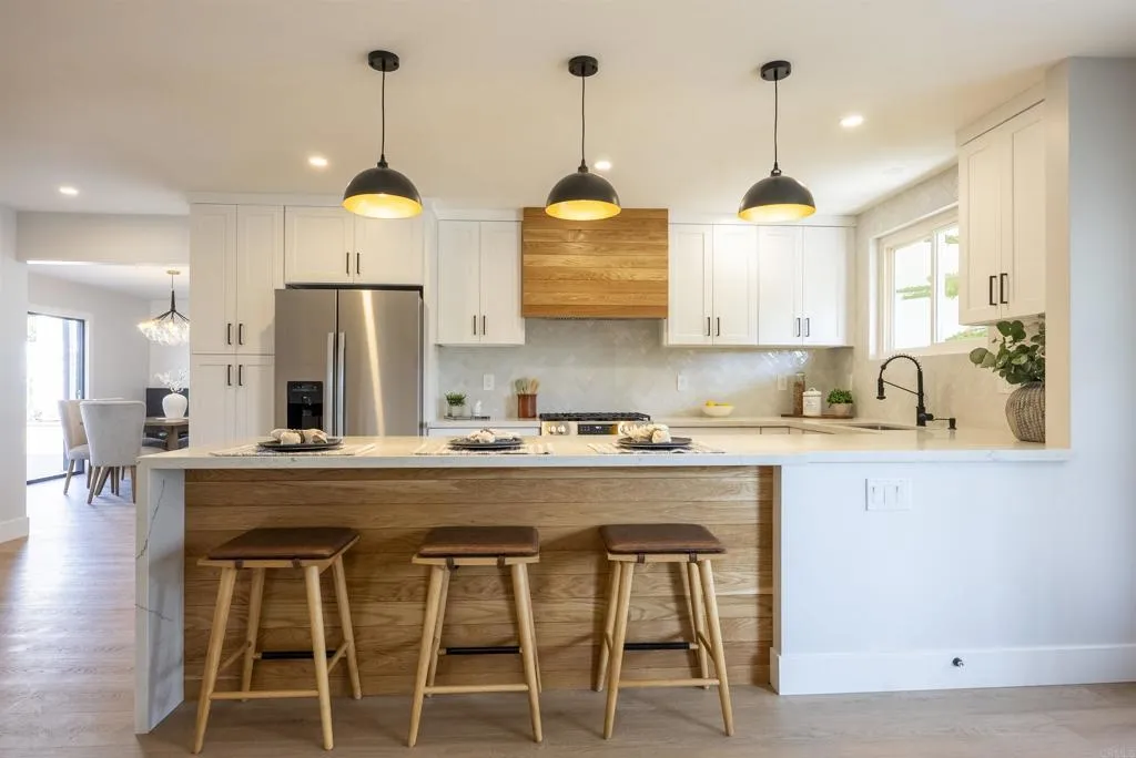 https://cdn.realtyfeed.com/cdn/127/306717925/12b6e9a4443481fc6672e78cfe2c2ace.webp