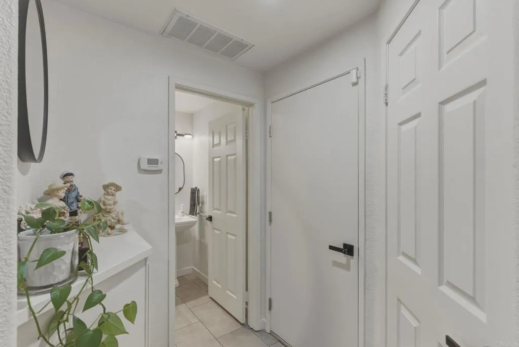 https://cdn.realtyfeed.com/cdn/127/306717965/452e8df7942bf9ce80da531a4be1784e.webp