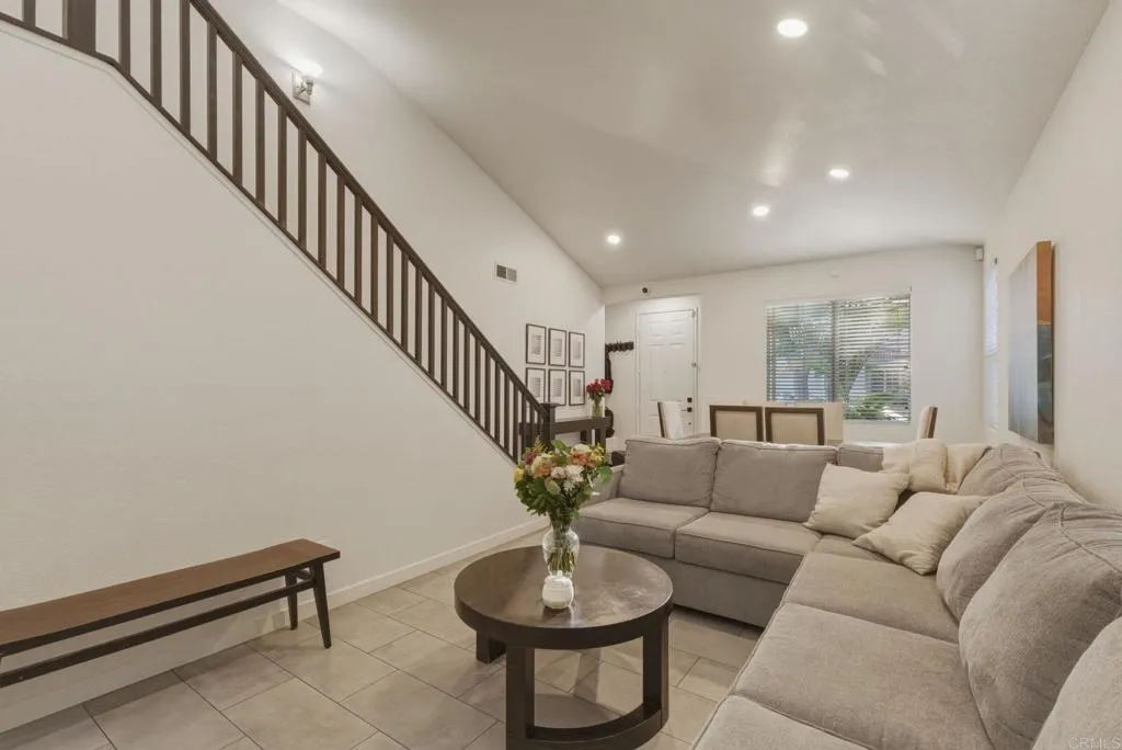 https://cdn.realtyfeed.com/cdn/127/306717965/8db96a93f61f5097ad615ed36bbb584f.webp