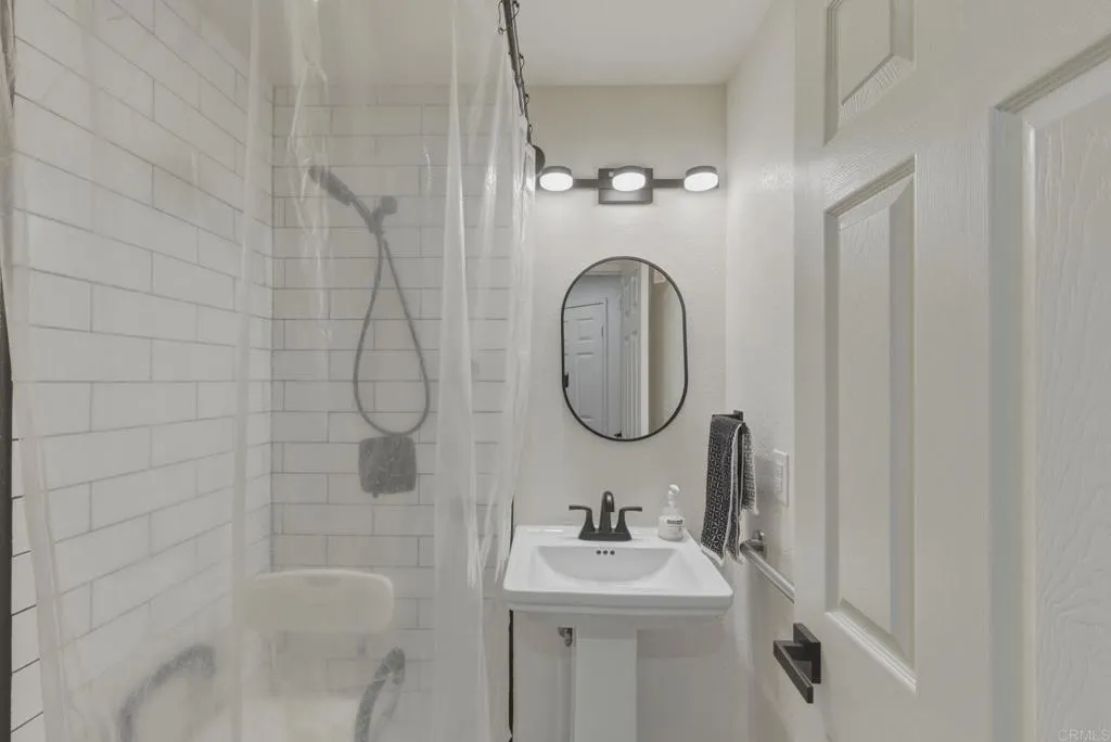 https://cdn.realtyfeed.com/cdn/127/306717965/a50d9b46e0999f4a28a463dd0a90bb44.webp