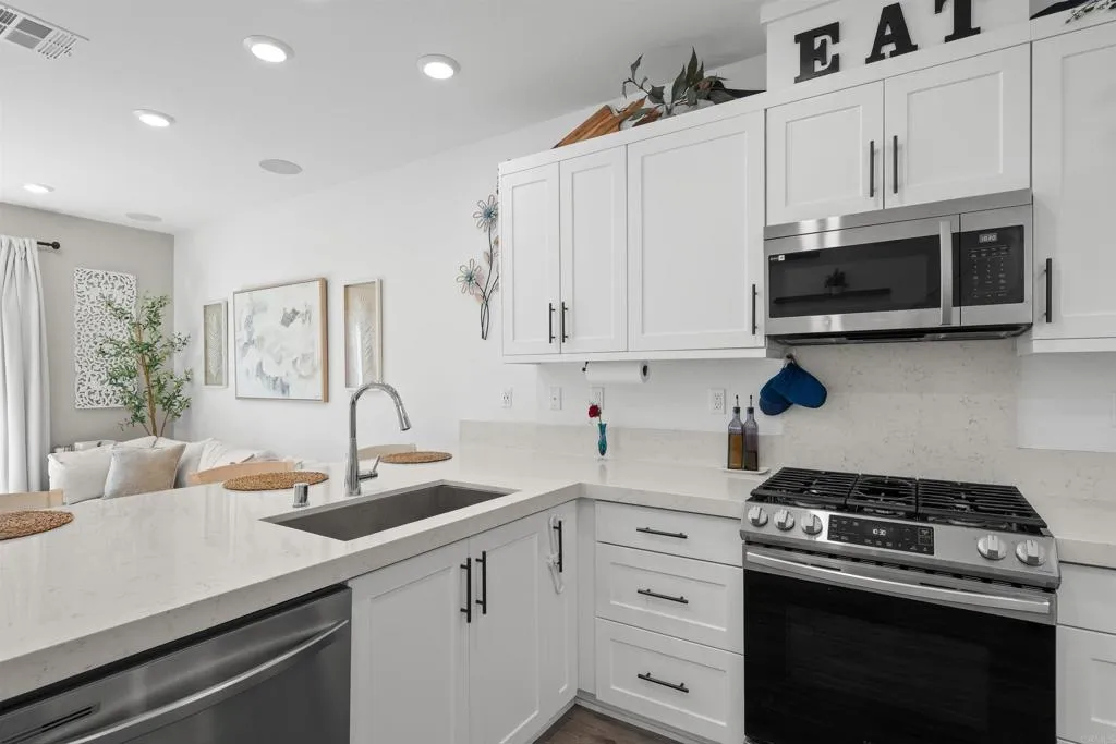 Photo #8: PTP2603678 Listing: Photo #8