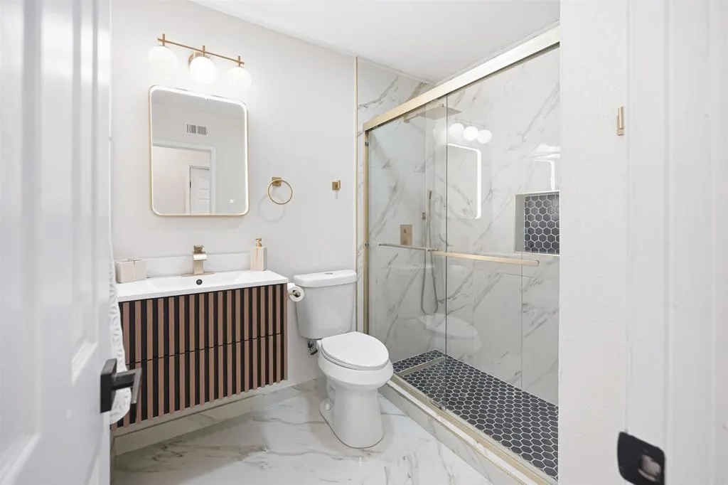 https://cdn.realtyfeed.com/cdn/127/306718013/327bcbd2b6fab3468c476af6b0fff206.webp