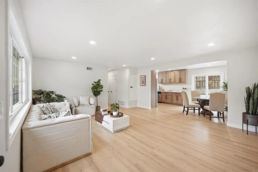 https://cdn.realtyfeed.com/cdn/127/306718013/67a9b0f6817b213de1a08fbc4b1fac96.webp