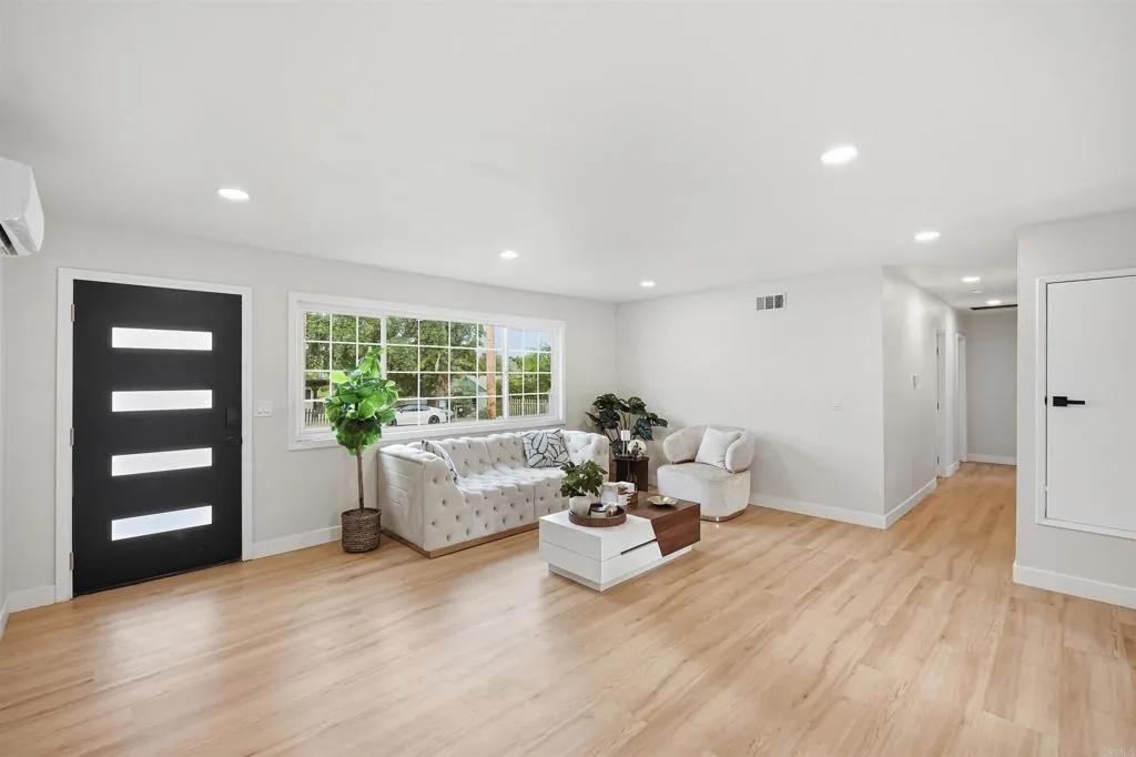 https://cdn.realtyfeed.com/cdn/127/306718013/cf9a8fa0fdd0edef015557cc6d7377af.webp