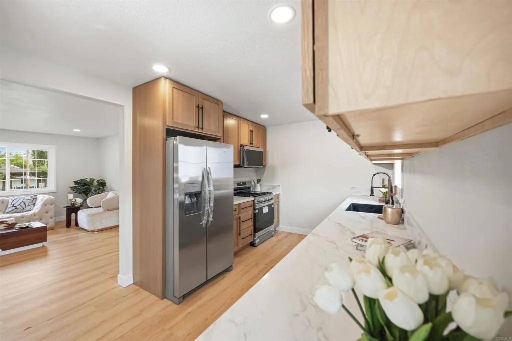 https://cdn.realtyfeed.com/cdn/127/306718013/e229545f9809be1c2494c3a27e558254.webp