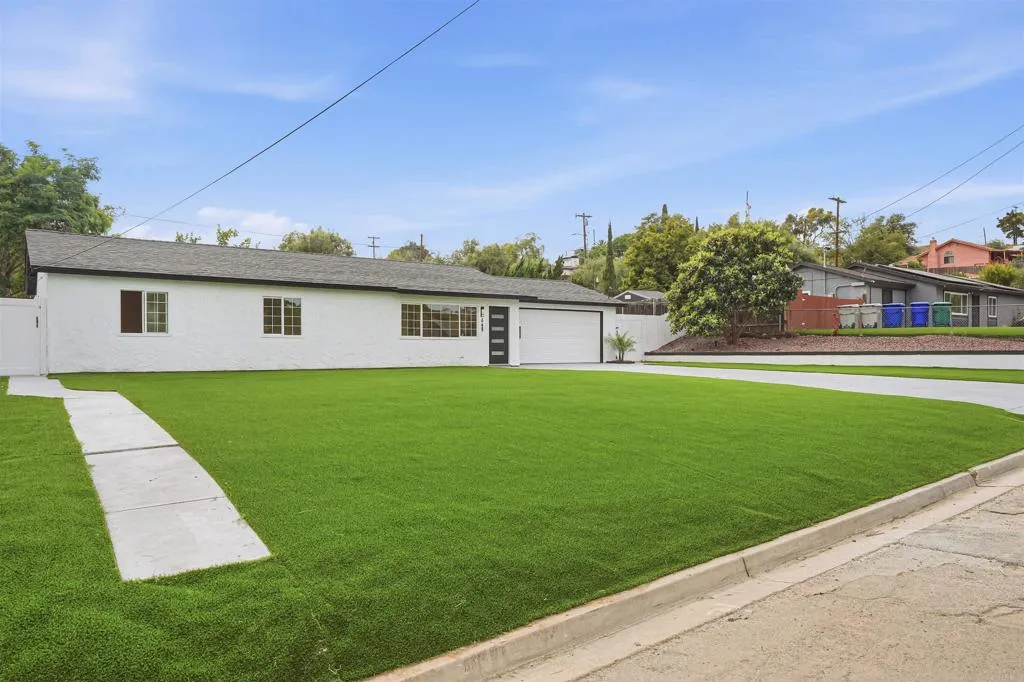 https://cdn.realtyfeed.com/cdn/127/306718013/e4ebdffef432bdb2d238803f6d02d8b2.webp