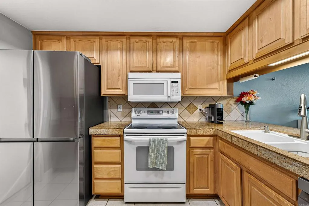 https://cdn.realtyfeed.com/cdn/127/306718160/33f9c1e6e540c2ef7ac034ccaddaf55d.webp