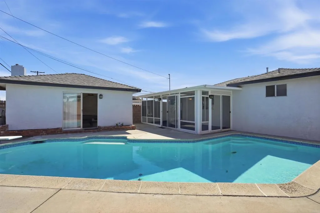 https://cdn.realtyfeed.com/cdn/127/306718171/1f5a1b06bf62ffa66f452824f712cc39.webp