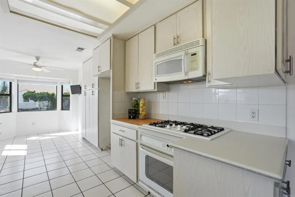https://cdn.realtyfeed.com/cdn/127/306718171/4c269034e71ac6ec4d6e19cb2e8ca5b9.webp