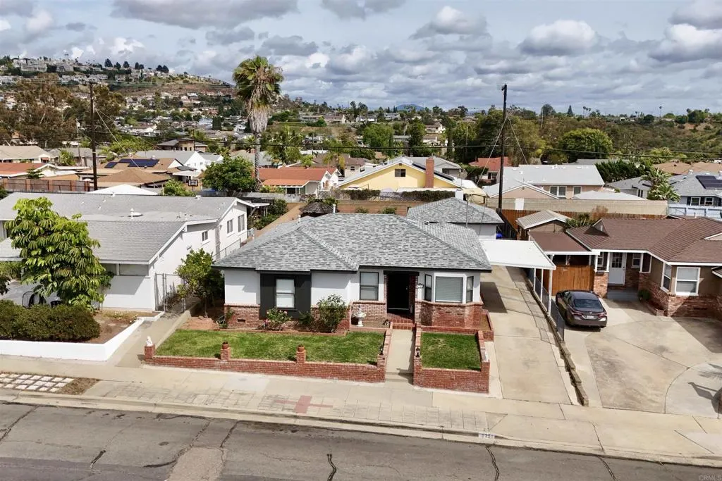 https://cdn.realtyfeed.com/cdn/127/306718171/a0aa284300c050bddd5bf856a9412084.webp