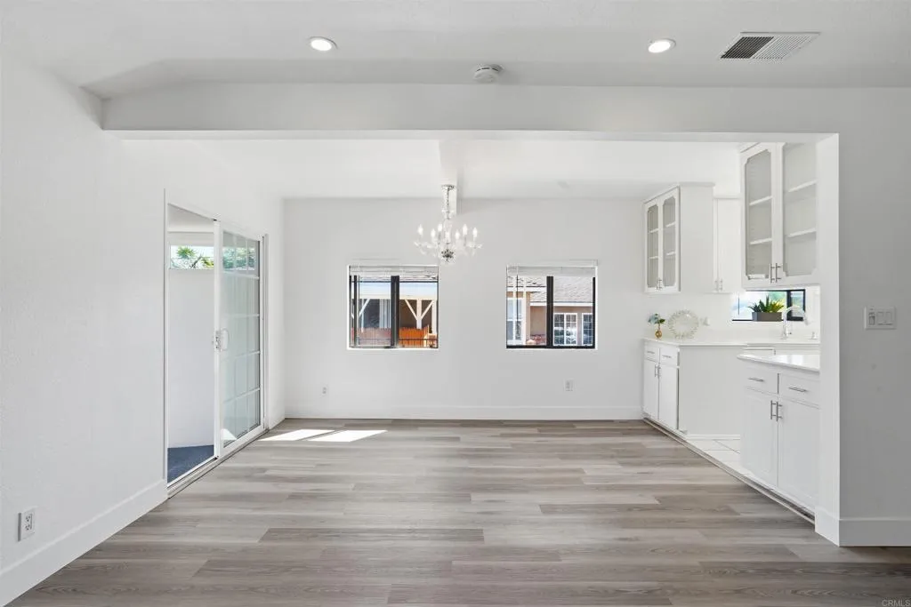 https://cdn.realtyfeed.com/cdn/127/306718171/ad824d34ea536a49a11ea2d7811f3f9c.webp