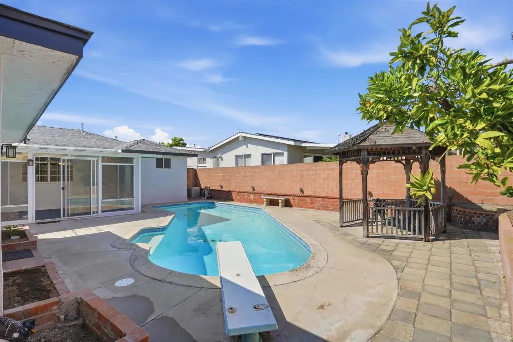 https://cdn.realtyfeed.com/cdn/127/306718171/ba985b11e56067807597b50dccb6b884.webp