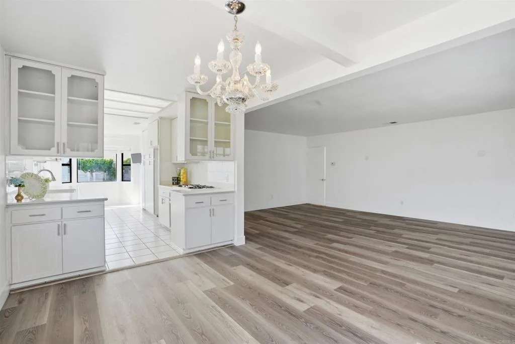 https://cdn.realtyfeed.com/cdn/127/306718171/e13ce923675962e056b31004fbd8e54a.webp