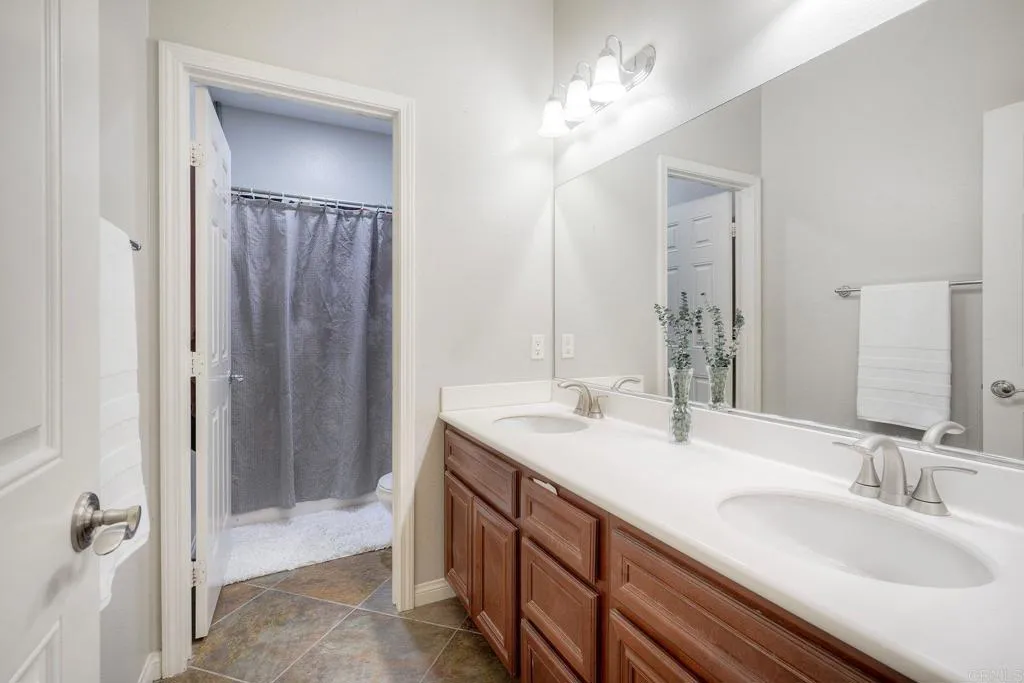 https://cdn.realtyfeed.com/cdn/127/306718208/5f2454827b329ff8cc40924629420e06.webp