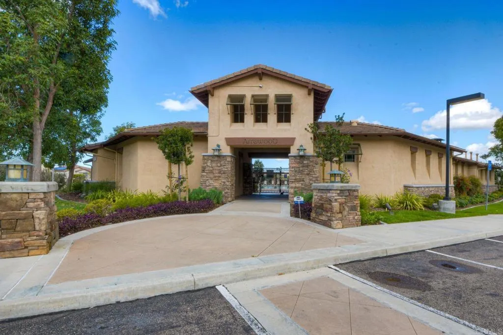 https://cdn.realtyfeed.com/cdn/127/306718208/74a7226cd65f2f1bddc76d66ef013090.webp