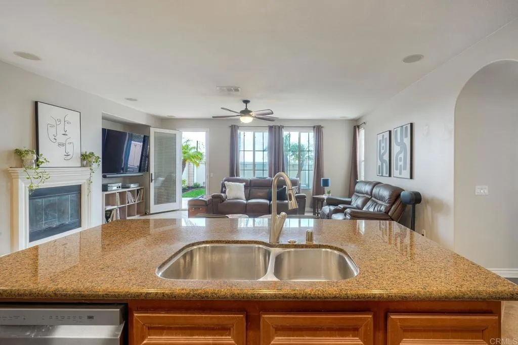 https://cdn.realtyfeed.com/cdn/127/306718208/ae0158d3d7b16de779204e00ab087bb6.webp