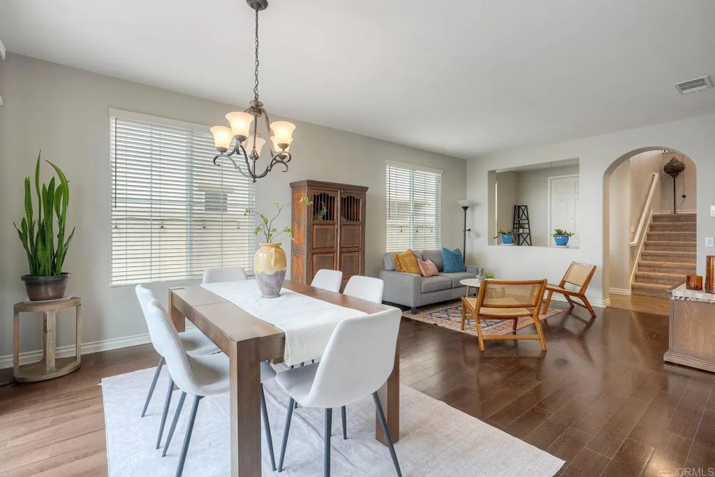 https://cdn.realtyfeed.com/cdn/127/306718208/bba15c52a997ec8406a192cb214191da.webp