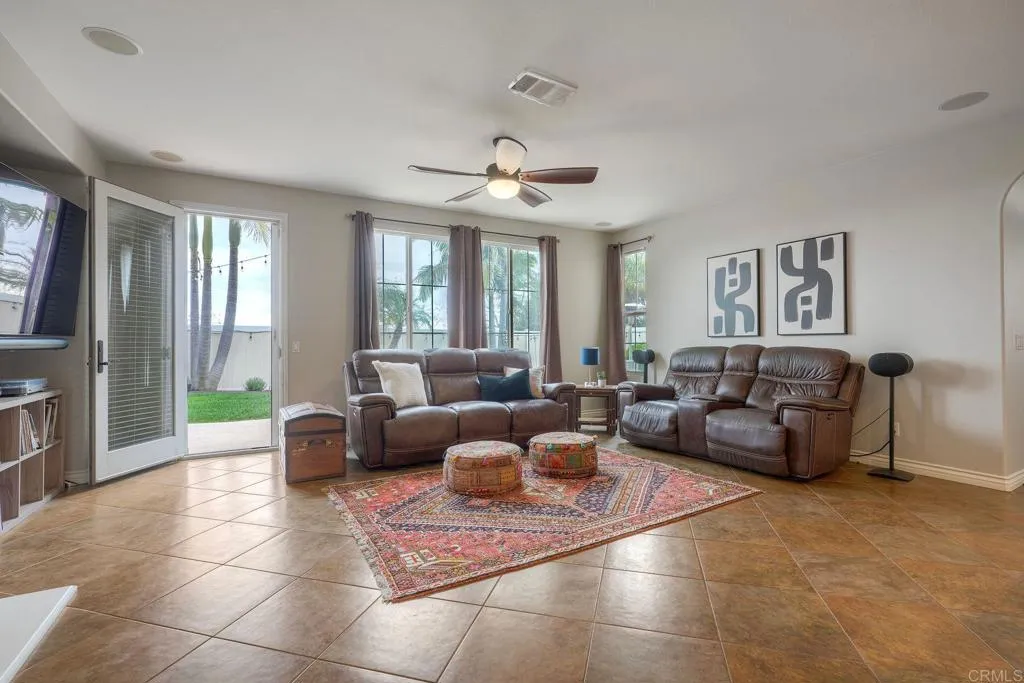 https://cdn.realtyfeed.com/cdn/127/306718208/bee47e92ba4cb3f912f75d35424703ab.webp