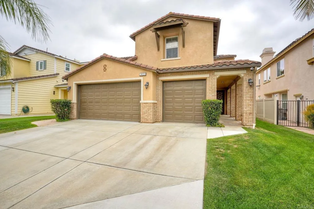 https://cdn.realtyfeed.com/cdn/127/306718208/c0bf6bacf1dc3f8d7d8d7118c2c8bcc5.webp