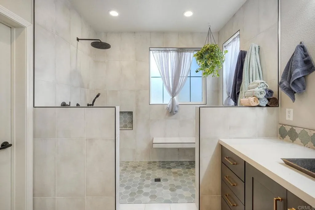 https://cdn.realtyfeed.com/cdn/127/306718208/da53c2616c076ebdad8df37f186a762b.webp