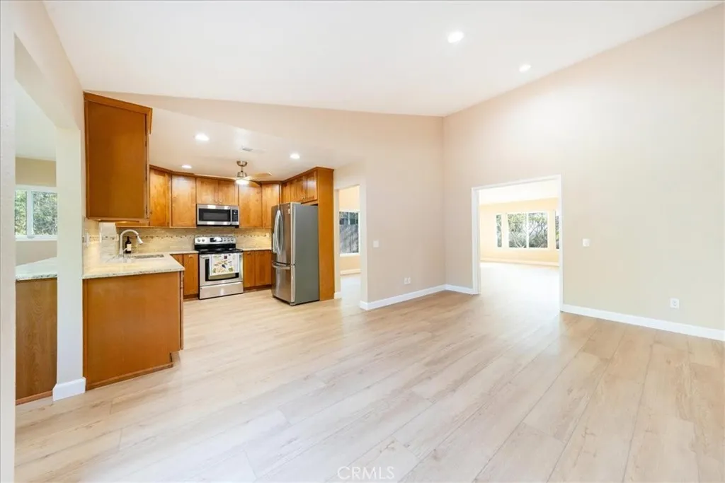 https://cdn.realtyfeed.com/cdn/127/306718253/3aa8b8a2e7ee15ea922f1e38411733ef.webp