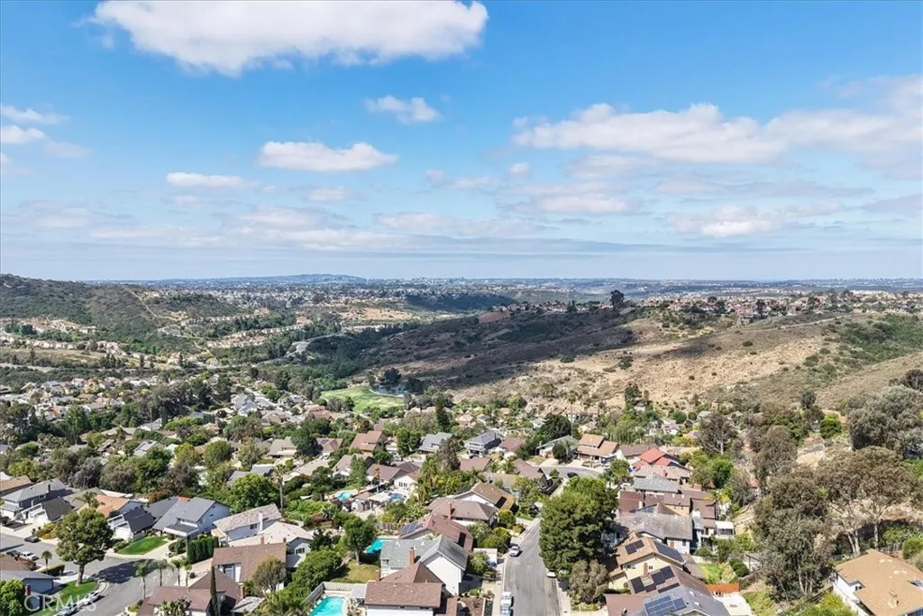 https://cdn.realtyfeed.com/cdn/127/306718253/562cabeaae3c1754cc4ff0018e7b13f0.webp