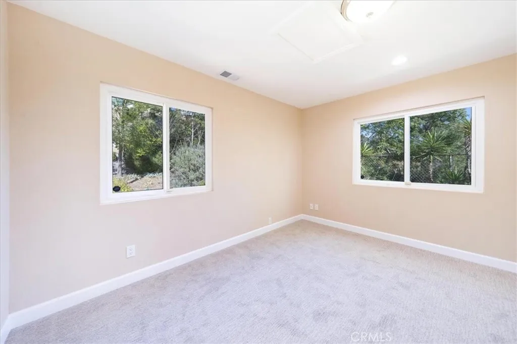 https://cdn.realtyfeed.com/cdn/127/306718253/5cea9e8381eaee042281a89fa1c004f1.webp