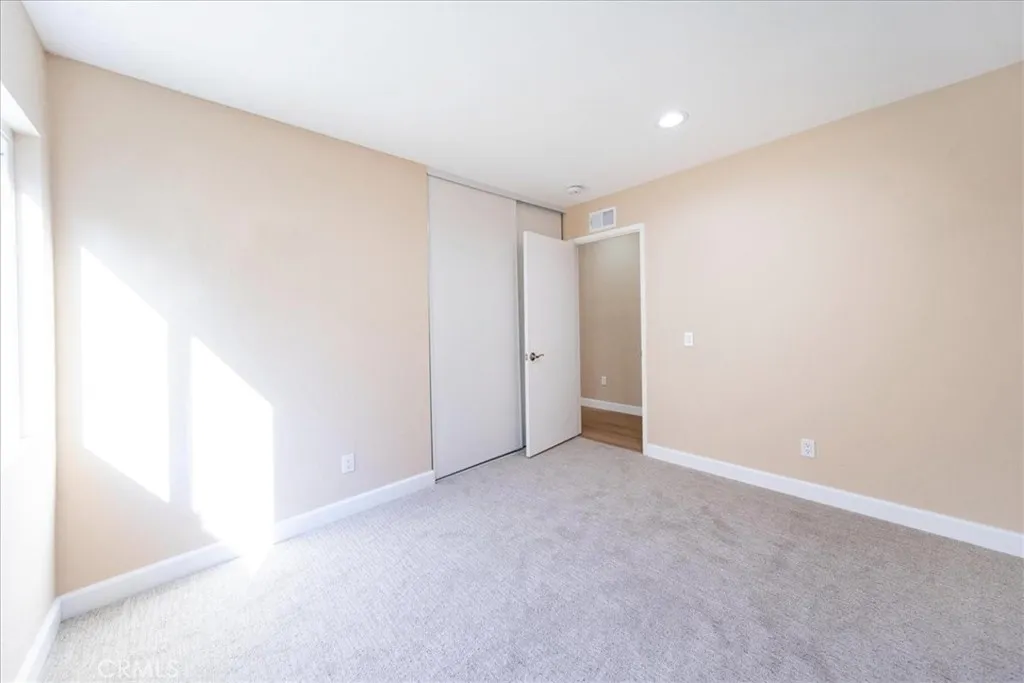 https://cdn.realtyfeed.com/cdn/127/306718253/6cb6d228ec4e2f69ca0eed610155272b.webp