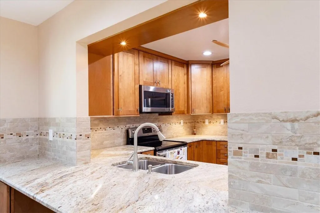 https://cdn.realtyfeed.com/cdn/127/306718253/d49cac18e841bd489863e3c78e7aeef1.webp
