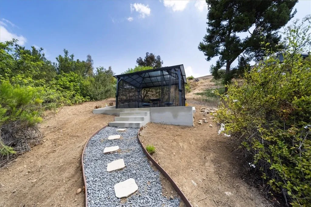 https://cdn.realtyfeed.com/cdn/127/306718253/f6d350e110897d7dd4a618b583915a25.webp
