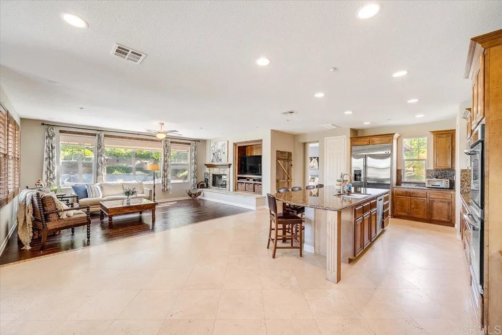 https://cdn.realtyfeed.com/cdn/127/306718308/20cee935e240bf81065f677f6eaa48ce.webp