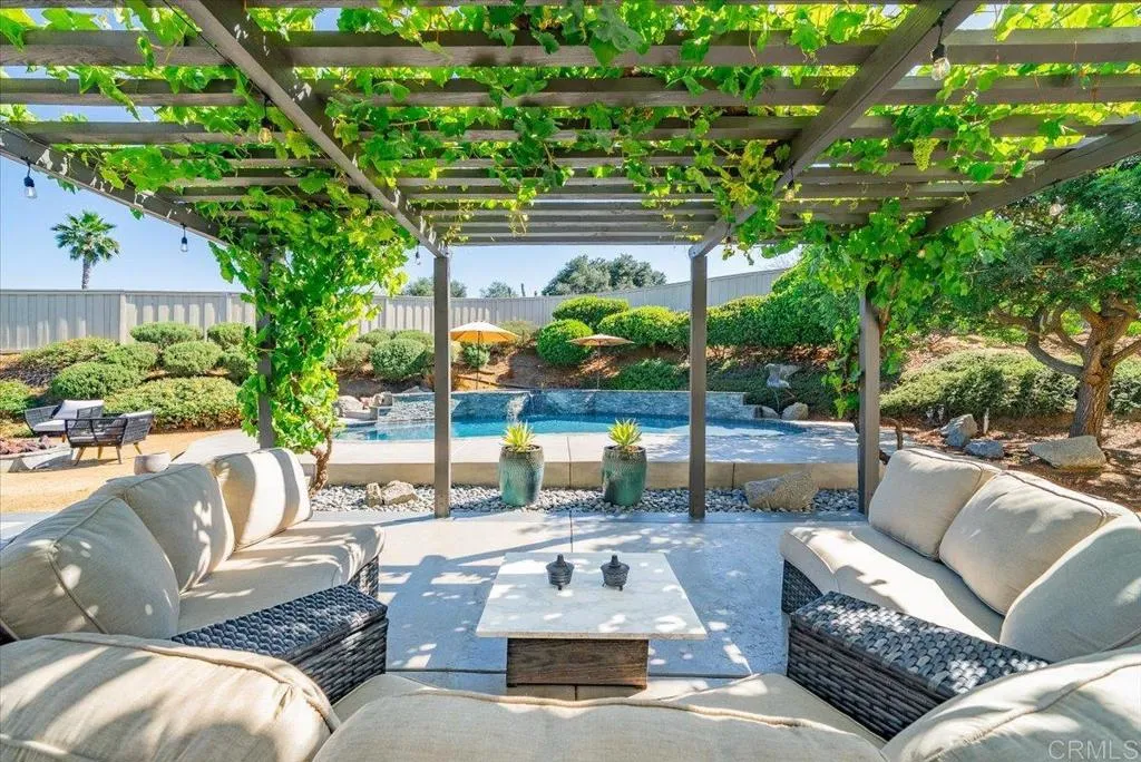 https://cdn.realtyfeed.com/cdn/127/306718308/cc145fb79956862f0ecea090717f6b0e.webp