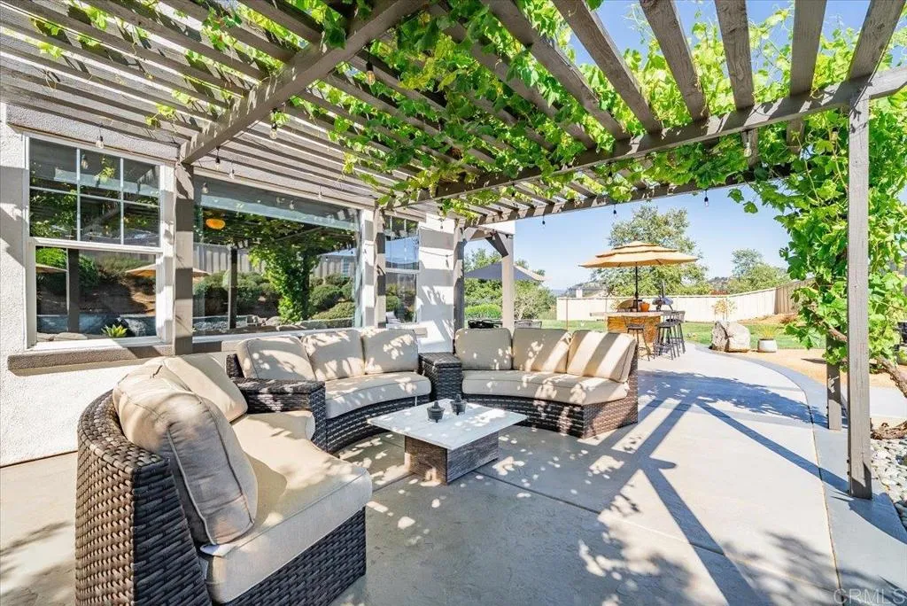 https://cdn.realtyfeed.com/cdn/127/306718308/d43e43b222f68ea91247abe201be3801.webp