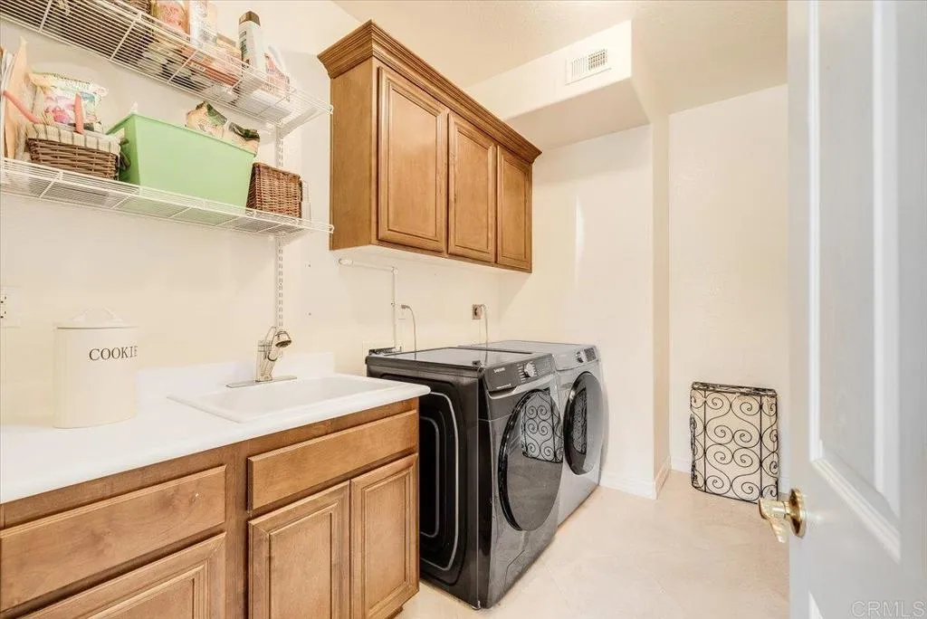 https://cdn.realtyfeed.com/cdn/127/306718308/d7bf3c06c8d464d9444ff39f92dbbf92.webp
