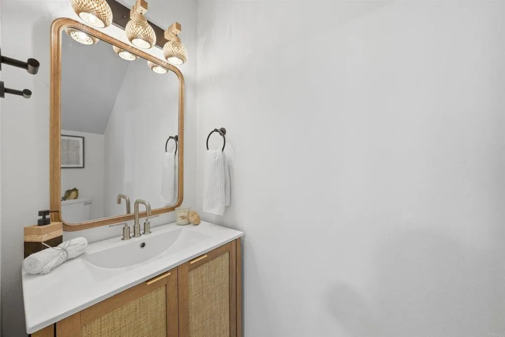 https://cdn.realtyfeed.com/cdn/127/306718352/18b7c3d640895dd49a915d389ca12910.webp
