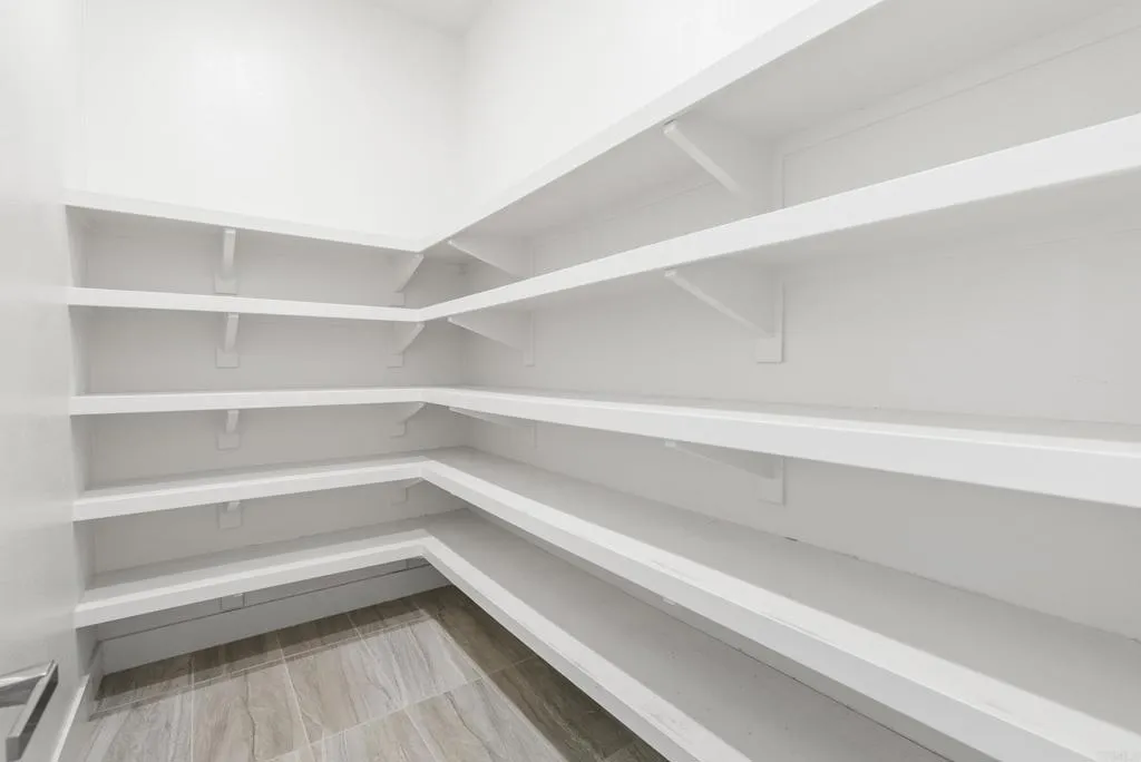 https://cdn.realtyfeed.com/cdn/127/306718375/0c66a51ff9ea5f583eae0f6c3c3aa543.webp