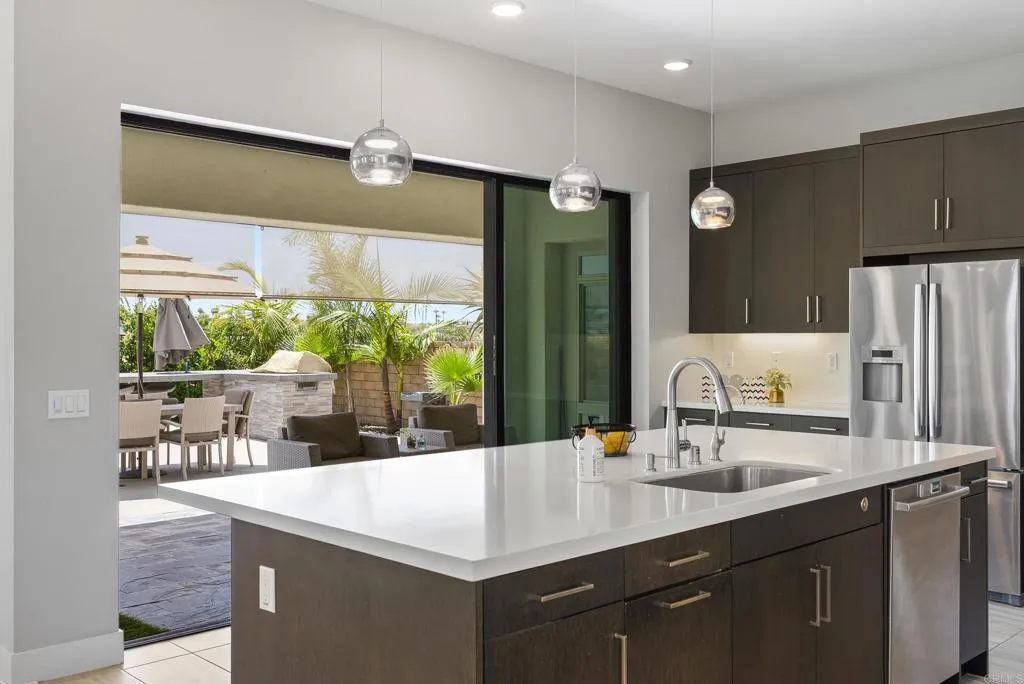 https://cdn.realtyfeed.com/cdn/127/306718375/1f8a4db3df25fb05e7d174848456e781.webp