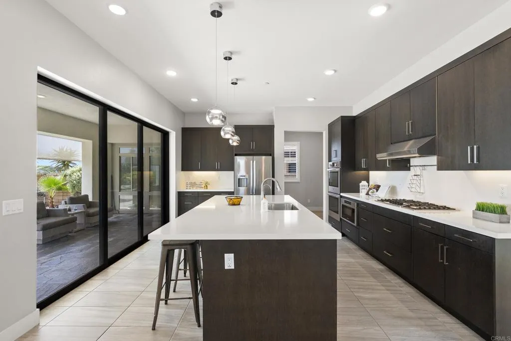 https://cdn.realtyfeed.com/cdn/127/306718375/387a4331b4337bd9c524aa11257dcab4.webp