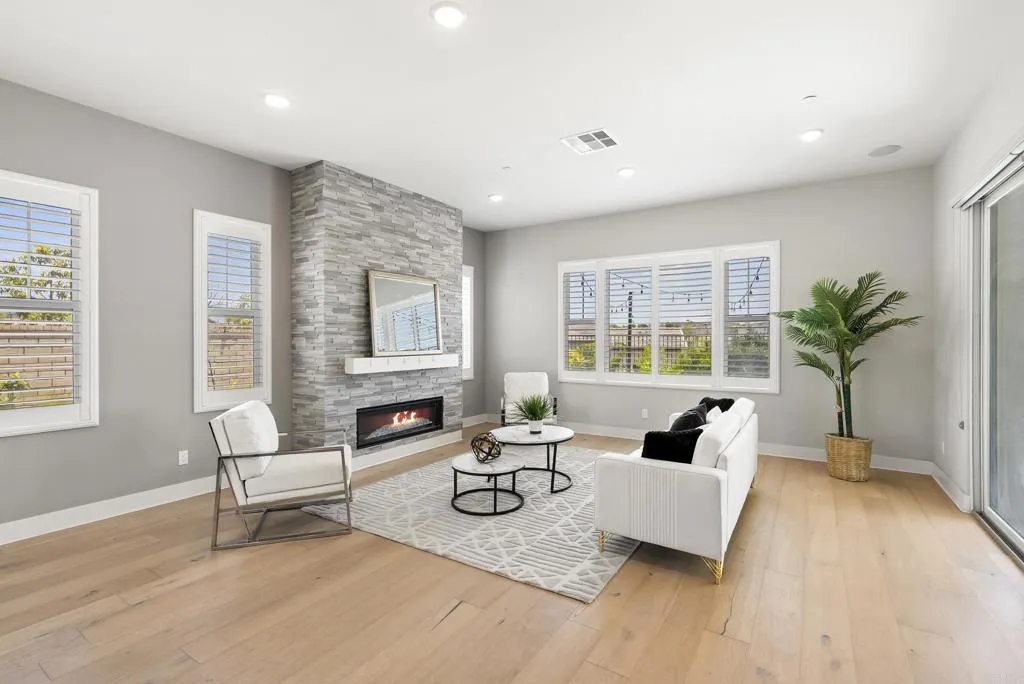 https://cdn.realtyfeed.com/cdn/127/306718375/848b18108961d8554542a2f973c8a4a5.webp