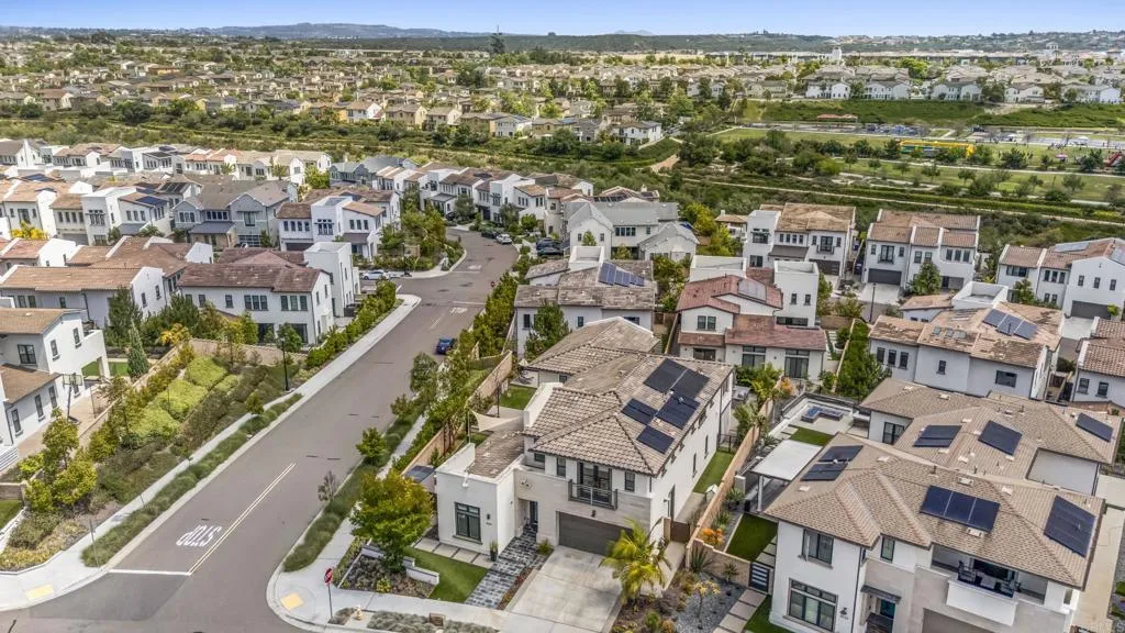 https://cdn.realtyfeed.com/cdn/127/306718375/e9f5d3e0316b7ee2319e62794bd533a6.webp
