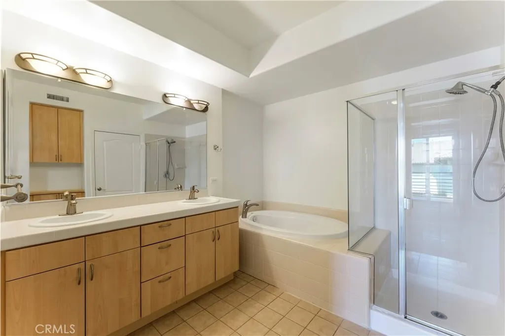 https://cdn.realtyfeed.com/cdn/127/306718391/5dd9710de52ee9ba3816e1edb30b44b6.webp