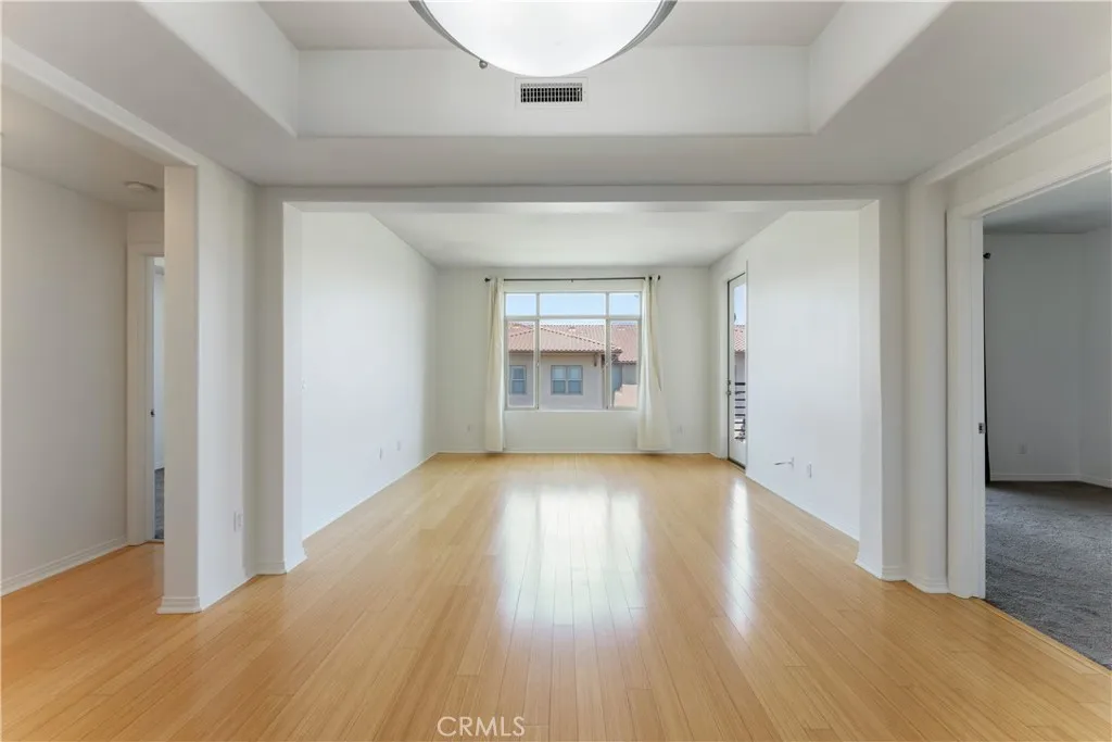 https://cdn.realtyfeed.com/cdn/127/306718391/e2a27d3236e90288a195167a1f34b8fd.webp