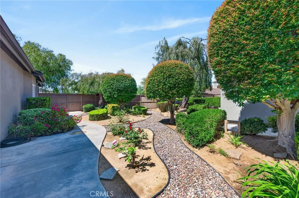 https://cdn.realtyfeed.com/cdn/127/306718408/369e55cab10d4f4f992aa3dd1b49c0e3.webp